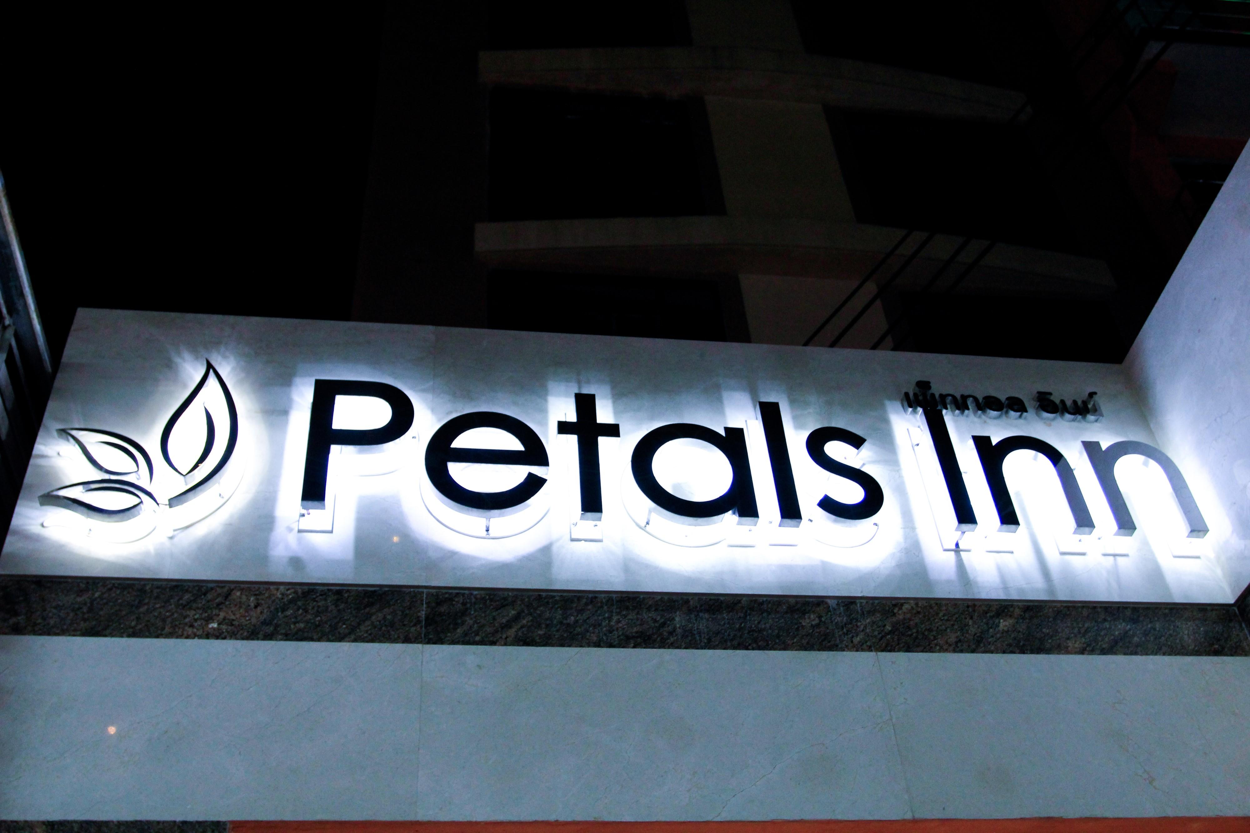 Petals Inn Бангкок Экстерьер фото